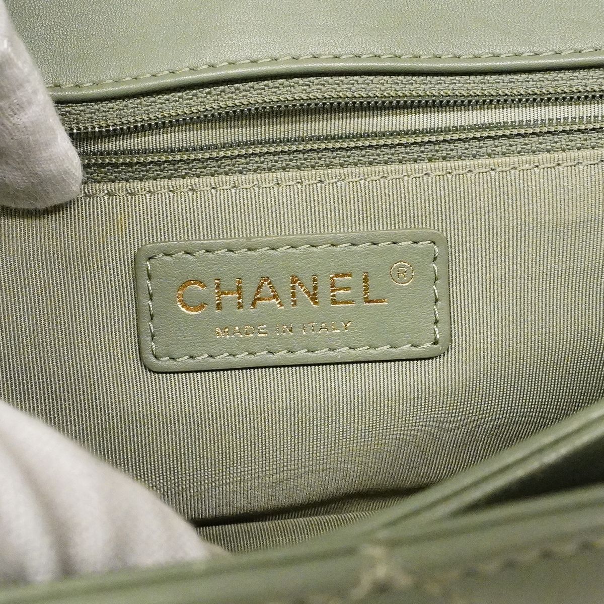 Chanel Shoulder Bag Quilted Lambskin Green Gold — view 5