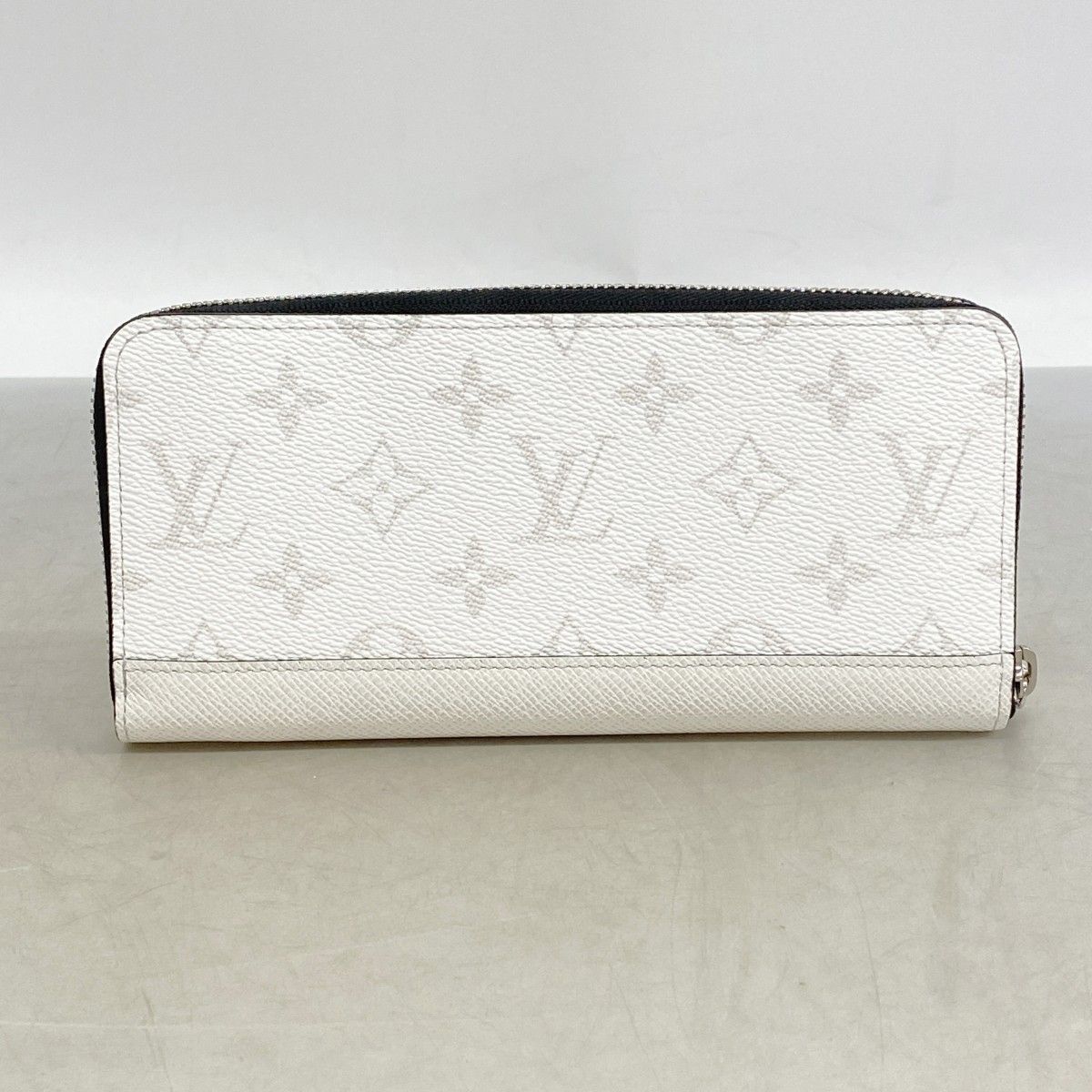 Louis Vuitton Wallet Taigarama Zippy Horizontal Optic White — view 7