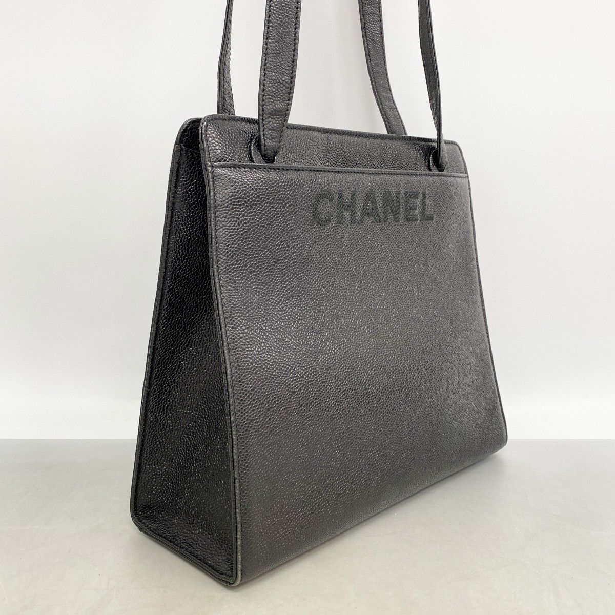 Chanel Tote Caviar Leather Black Gold — view 2