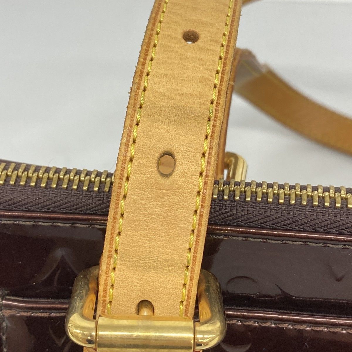 Louis Vuitton Shoulder Bag Vernis Rosewood Avenue Amarante — view 8