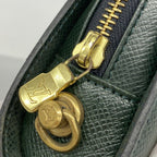 Louis Vuitton Clutch Taiga Baikal Epi — view 8