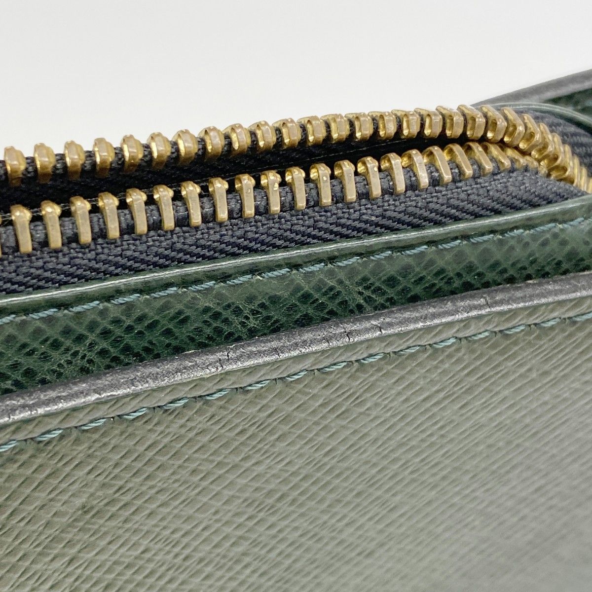Louis Vuitton Clutch Taiga Baikal Epi — view 7