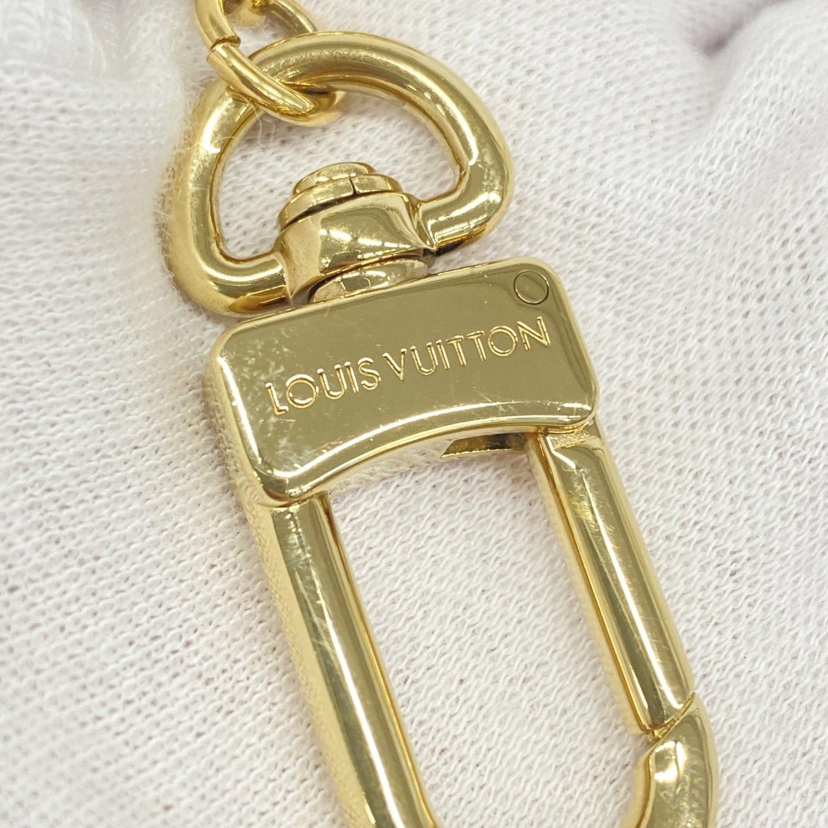 Louis Vuitton Key Holder Charm Chain Fleur de Monogram Gold Beige — view 2