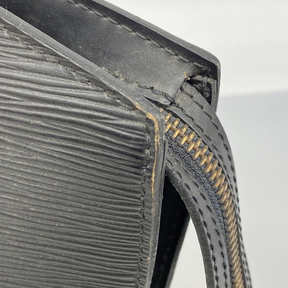 Louis Vuitton Shoulder Bag Epi Saint Jacques Shopping Noir — view 8
