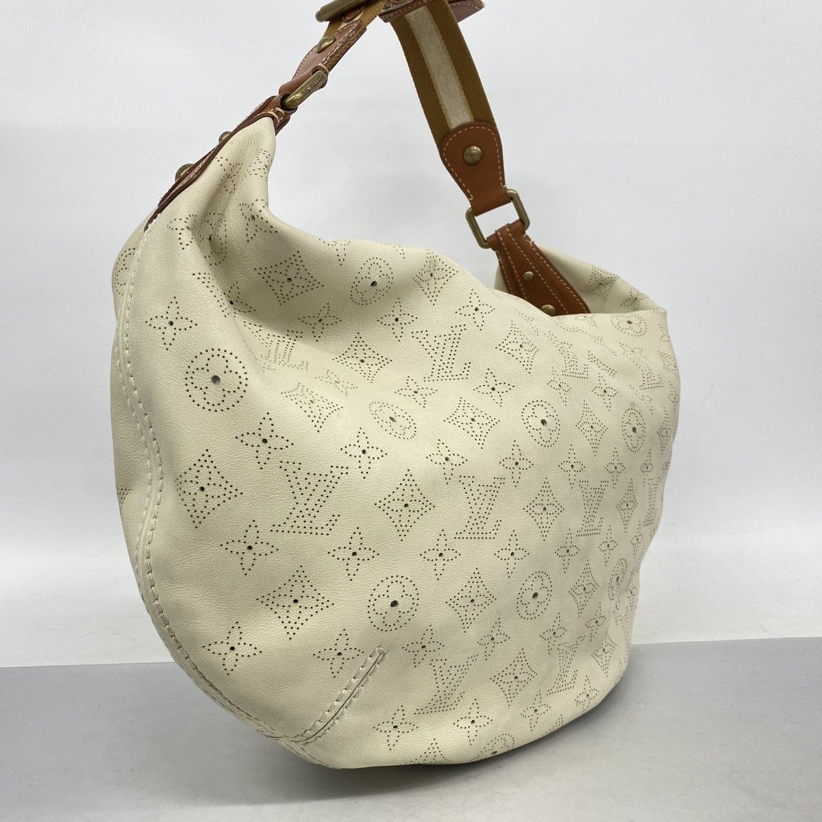 Louis Vuitton Shoulder Bag Mahina Naota GM Blanc — view 2