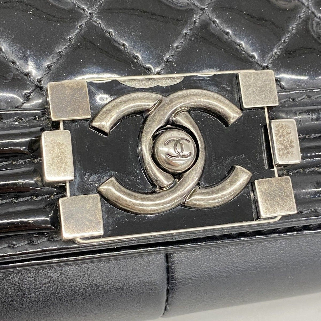 Chanel Shoulder Bag Boy Patent Leather Black Silver — view 7