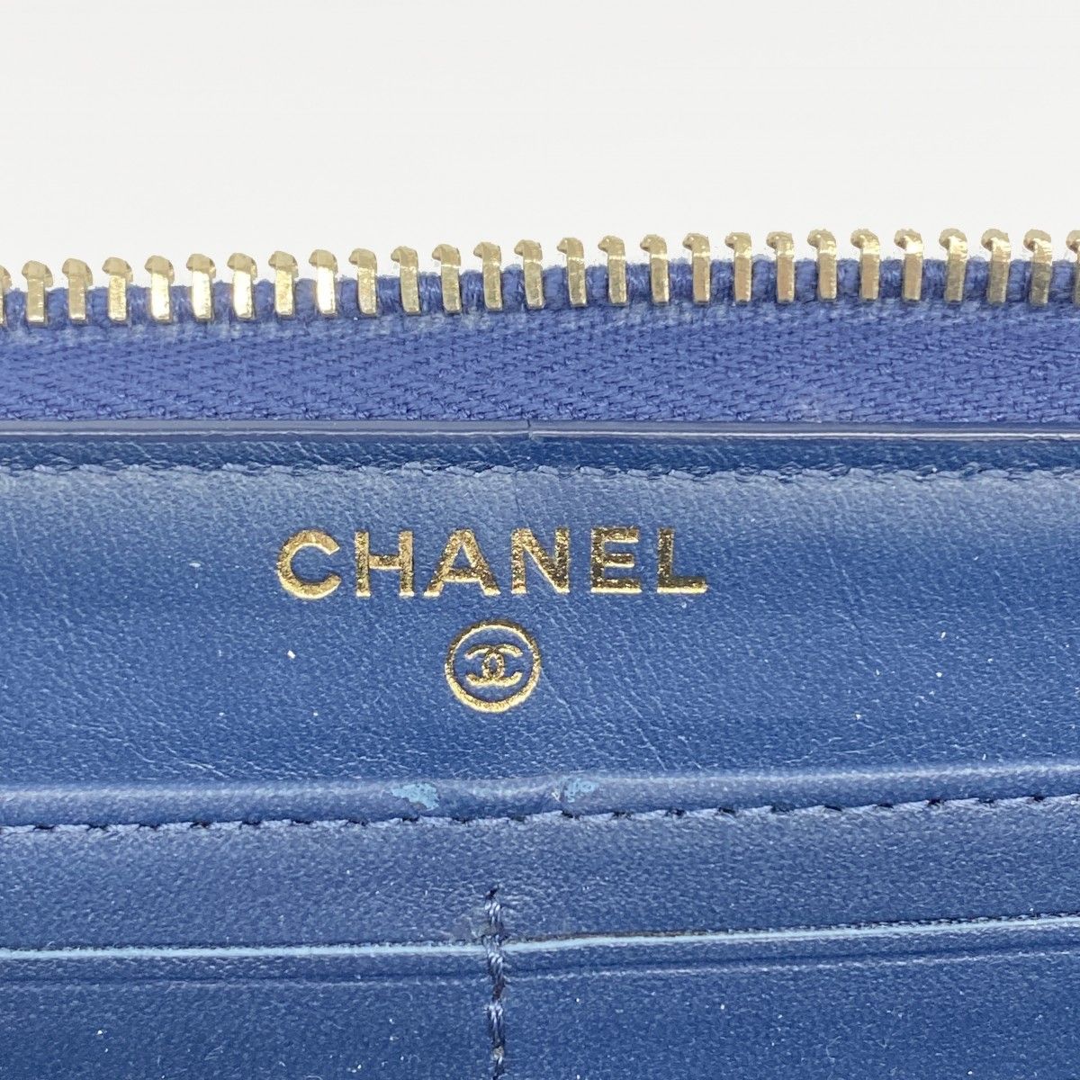 Chanel Wallet Boy Lambskin Navy Champagne Gold — view 4