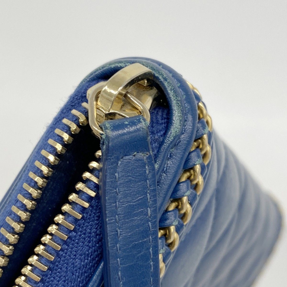 Chanel Wallet Boy Lambskin Navy Champagne Gold — view 7