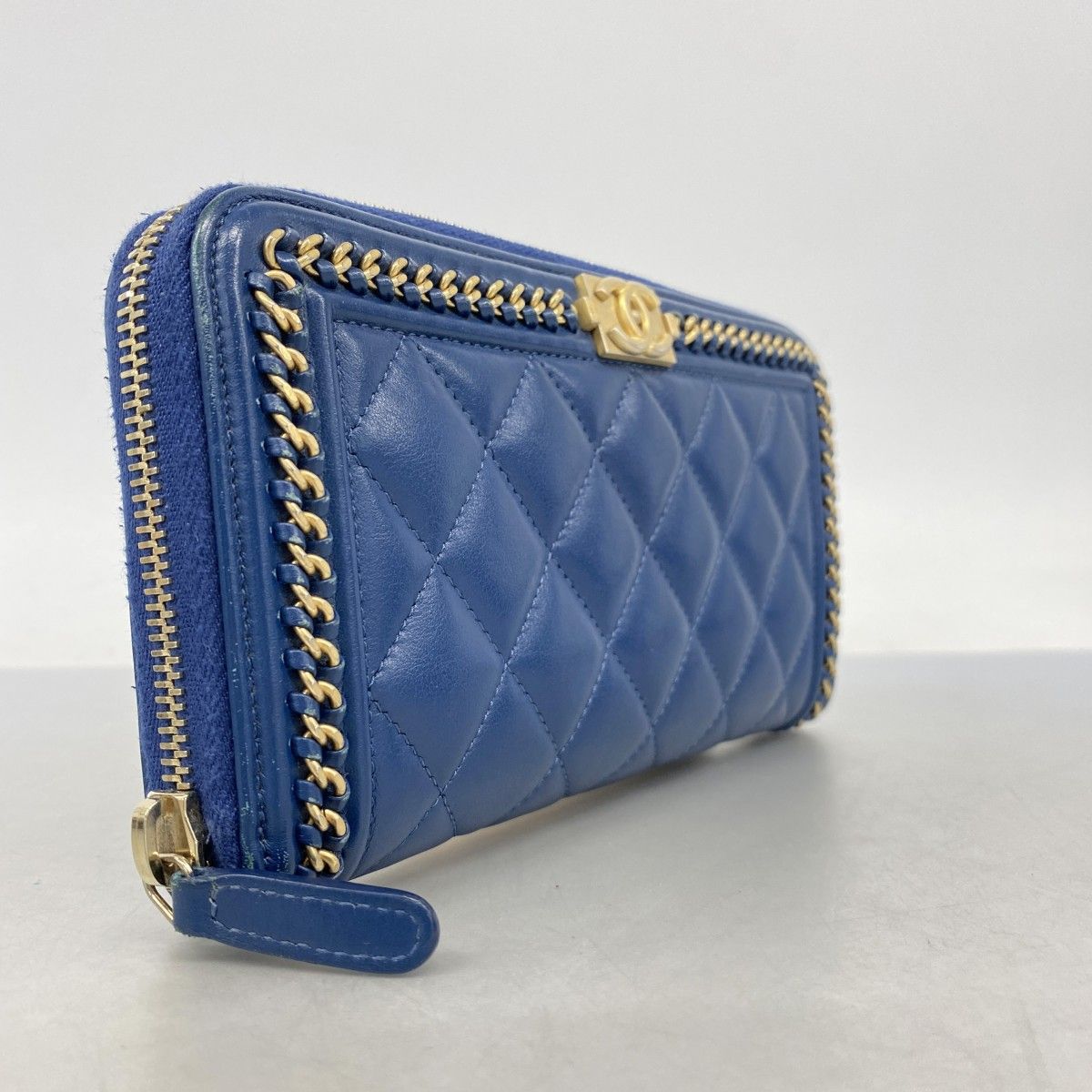 Chanel Wallet Boy Lambskin Navy Champagne Gold — view 2