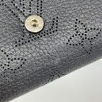 Louis Vuitton Trifold Wallet Mahina Portefeuille Iris XS Noir — view 9