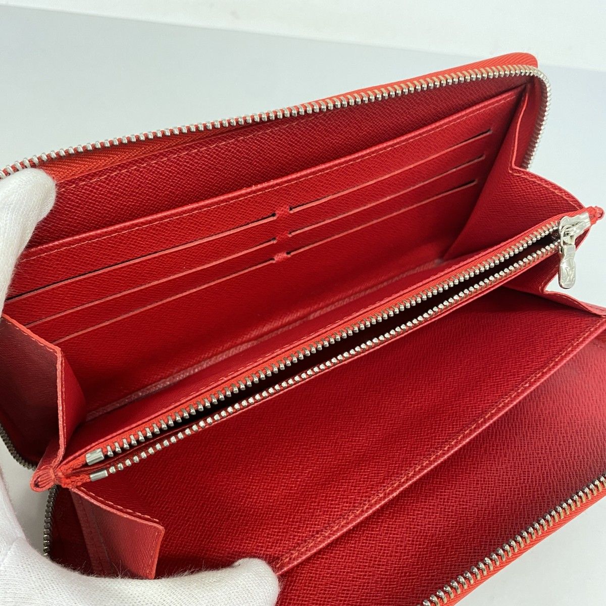 Louis Vuitton Wallet Epi Zippy Organizer Rouge — view 8