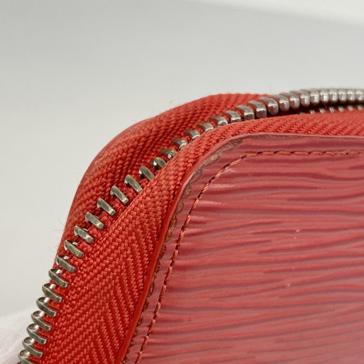 Louis Vuitton Wallet Epi Zippy Organizer Rouge — view 6