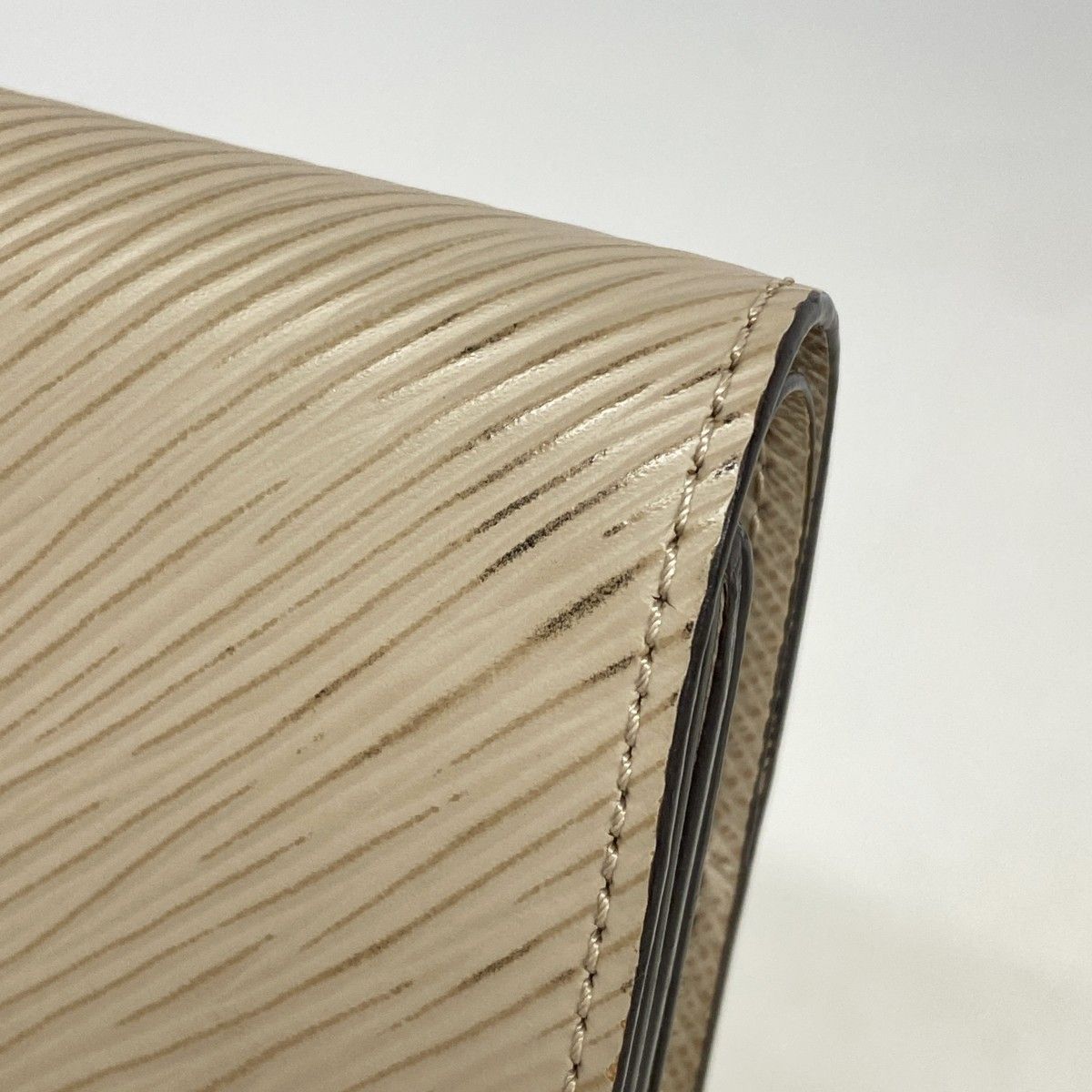 Louis Vuitton Trifold Wallet Epi Portefeuille Twist Compact XS Galle — view 6
