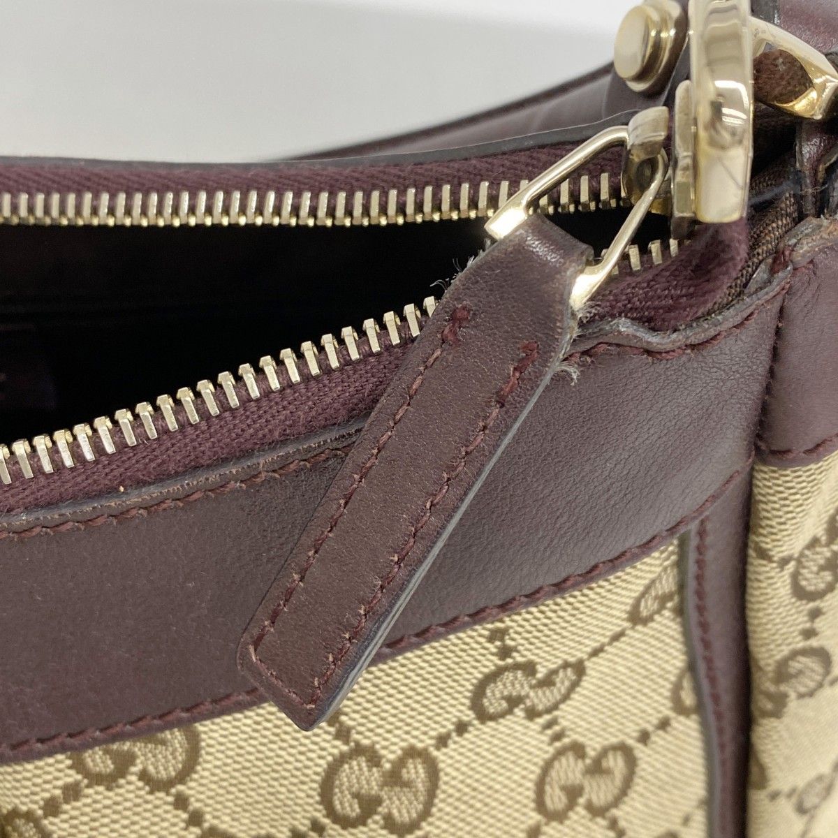 Gucci Handbag GG Canvas Abbey Beige Bordeaux Champagne Gold — view 8