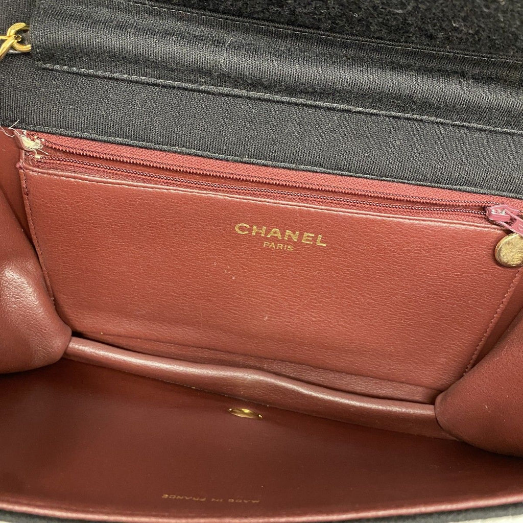 Chanel Shoulder Bag Quilted Jersey Black Gold — view 4