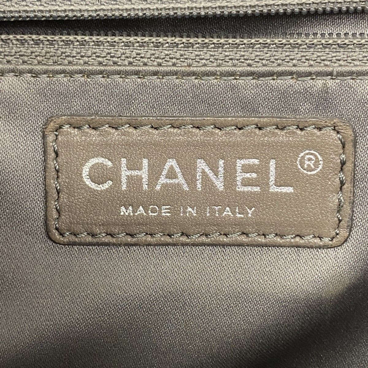 Chanel Shoulder Bag Quilted Leather Black Silver — view 5