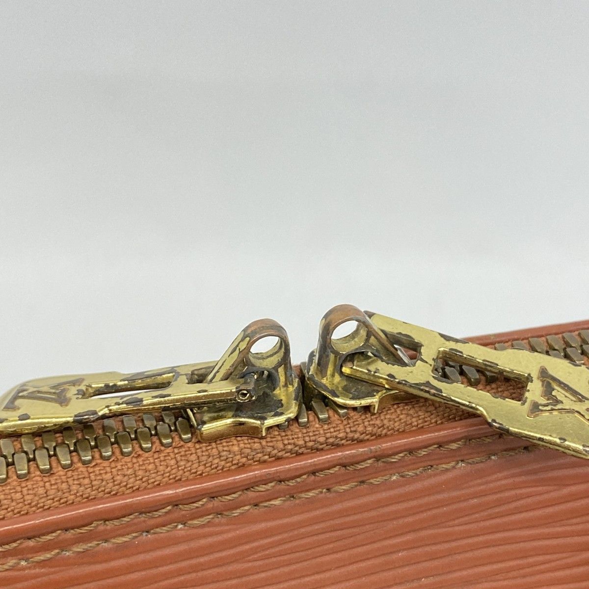 Louis Vuitton Handbag Epi Alma Kenya Brown — view 7
