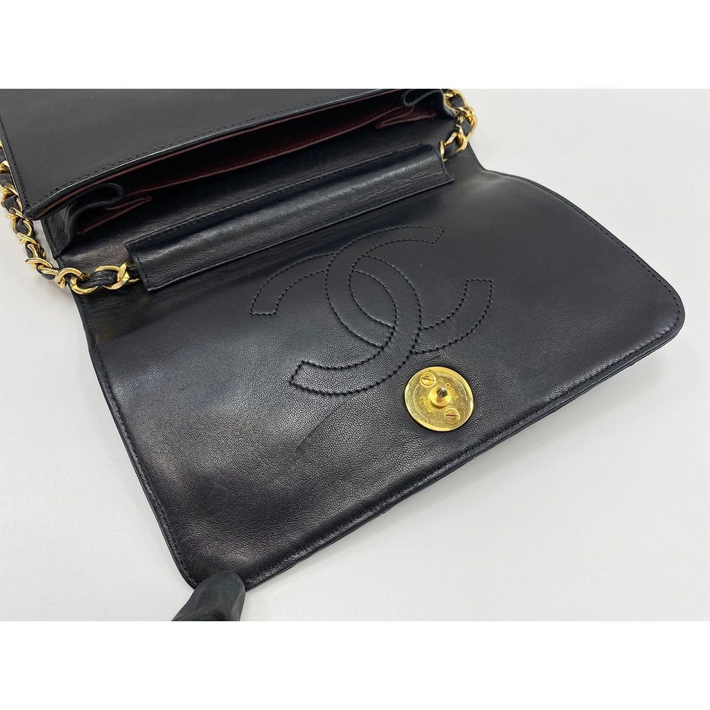 Chanel Shoulder Bag Quilted — view 9