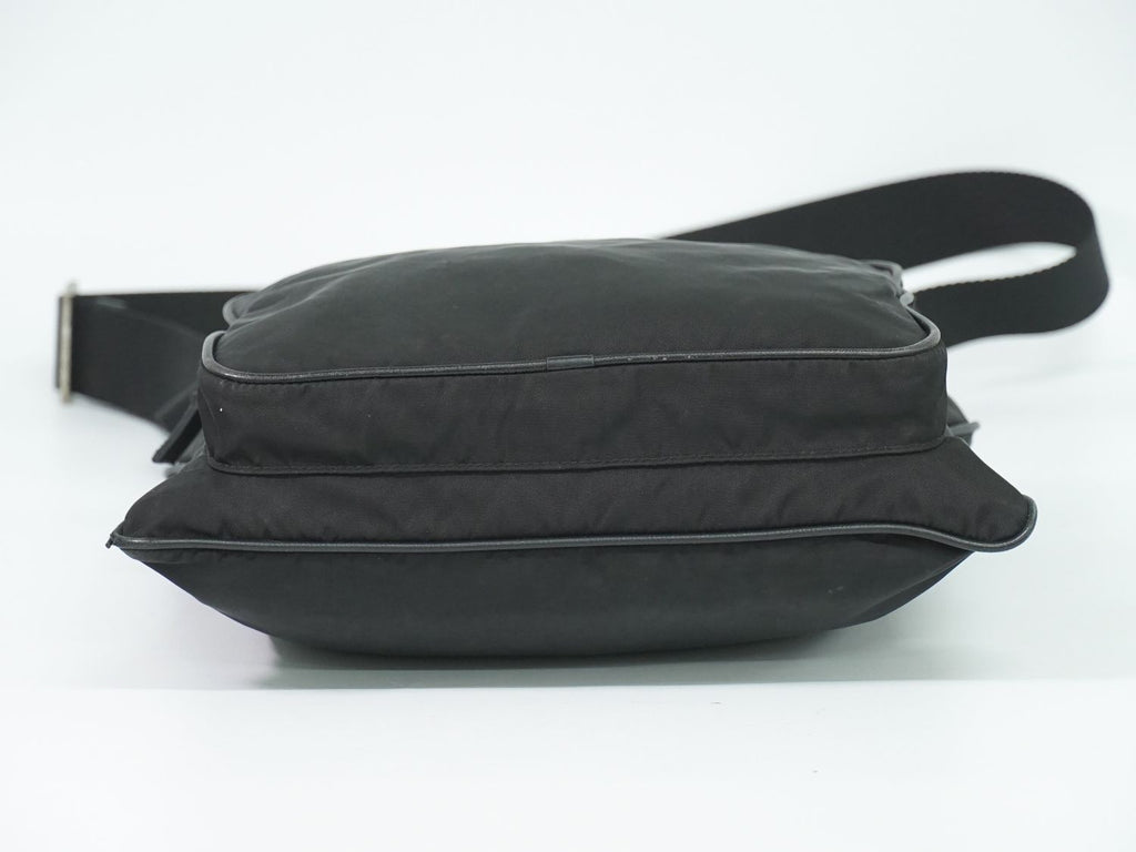 Prada Nylon Shoulder Bag Pochette Black — view 3