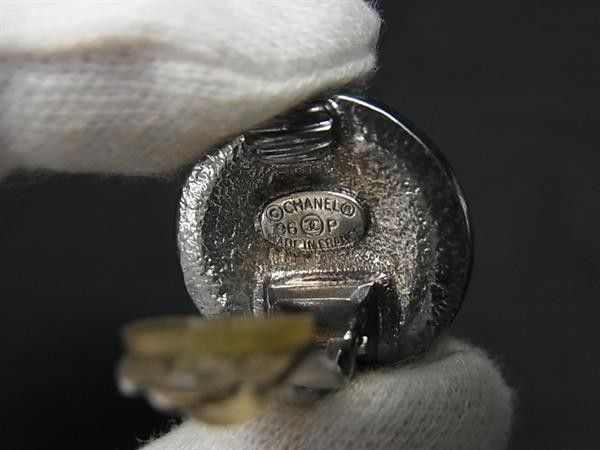 Chanel Earrings CC Logo Silver Metal Clip on — view 3