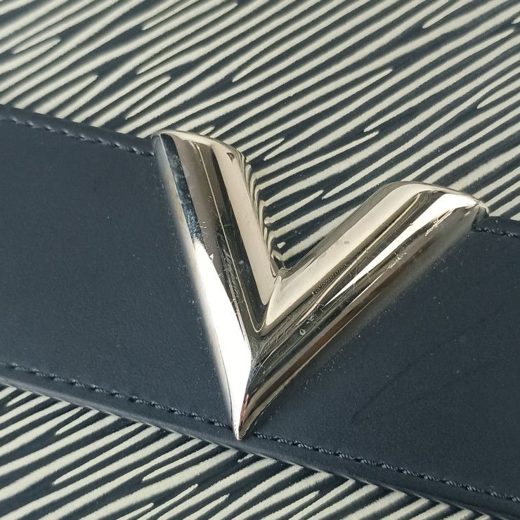 Louis Vuitton Clutch Pochette Plat Epi Platinum Epi Silver — view 7