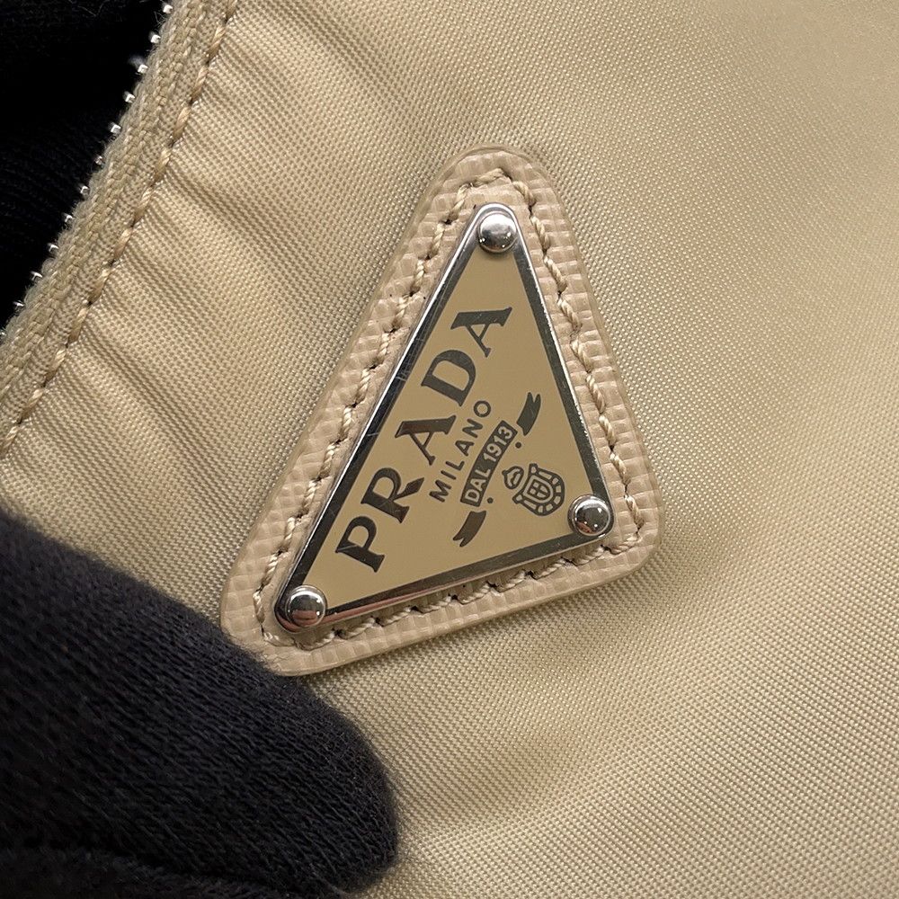Prada Shoulder Bag Re Edition Re-Nylon 2-Way — view 9