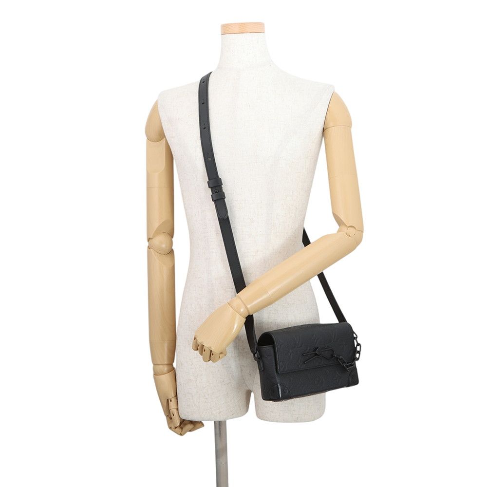 Louis Vuitton Wallet Monogram Taurillon Steamer Wearable Shoulder Bag Black — view 4