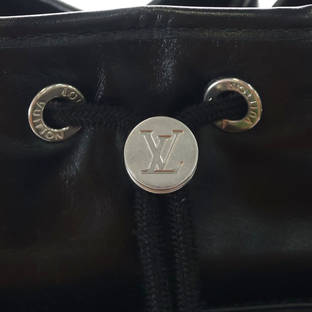 Louis Vuitton LV Night Noe Cargo Shoulder Back Black Leather Silver — view 6