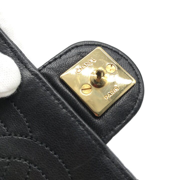 Chanel CC Logo Mini Quilted Lambskin Chain Shoulder Bag Black — view 9