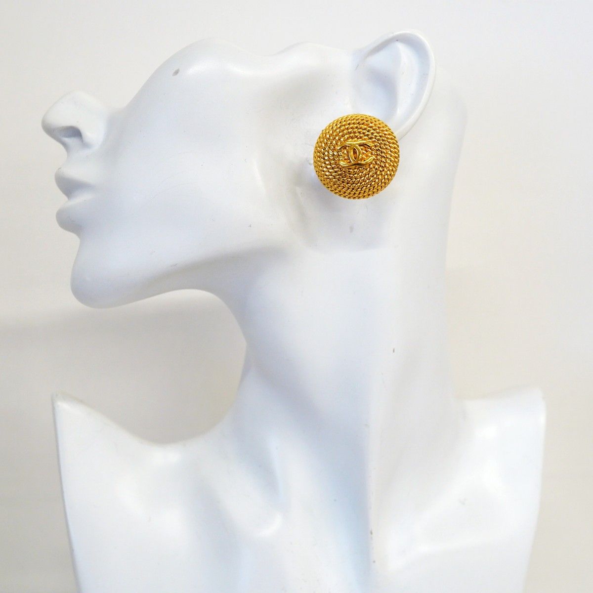 Chanel Earrings Vintage CC Logo Round — view 5