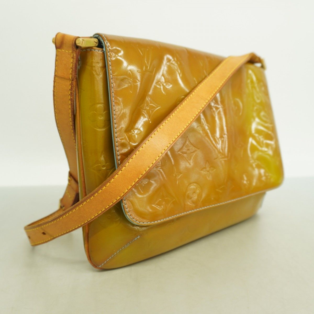 Louis Vuitton Shoulder Bag Vernis Thompson Street Baby Blue — view 2