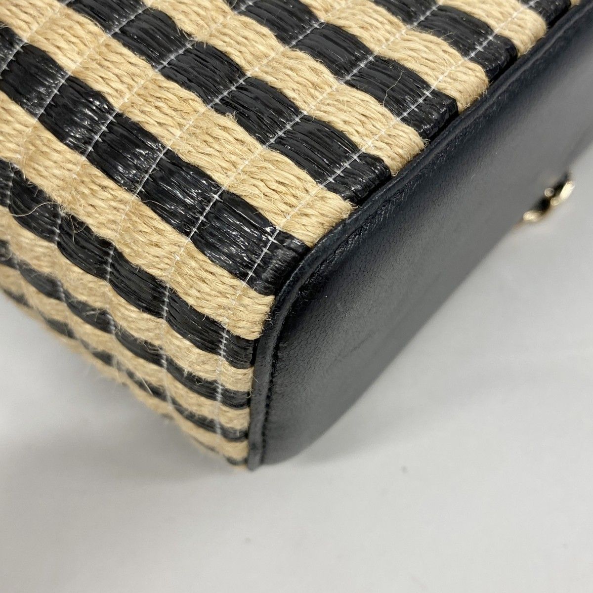 Chanel Shoulder Bag Raffia Beige Black Champagne Gold — view 8