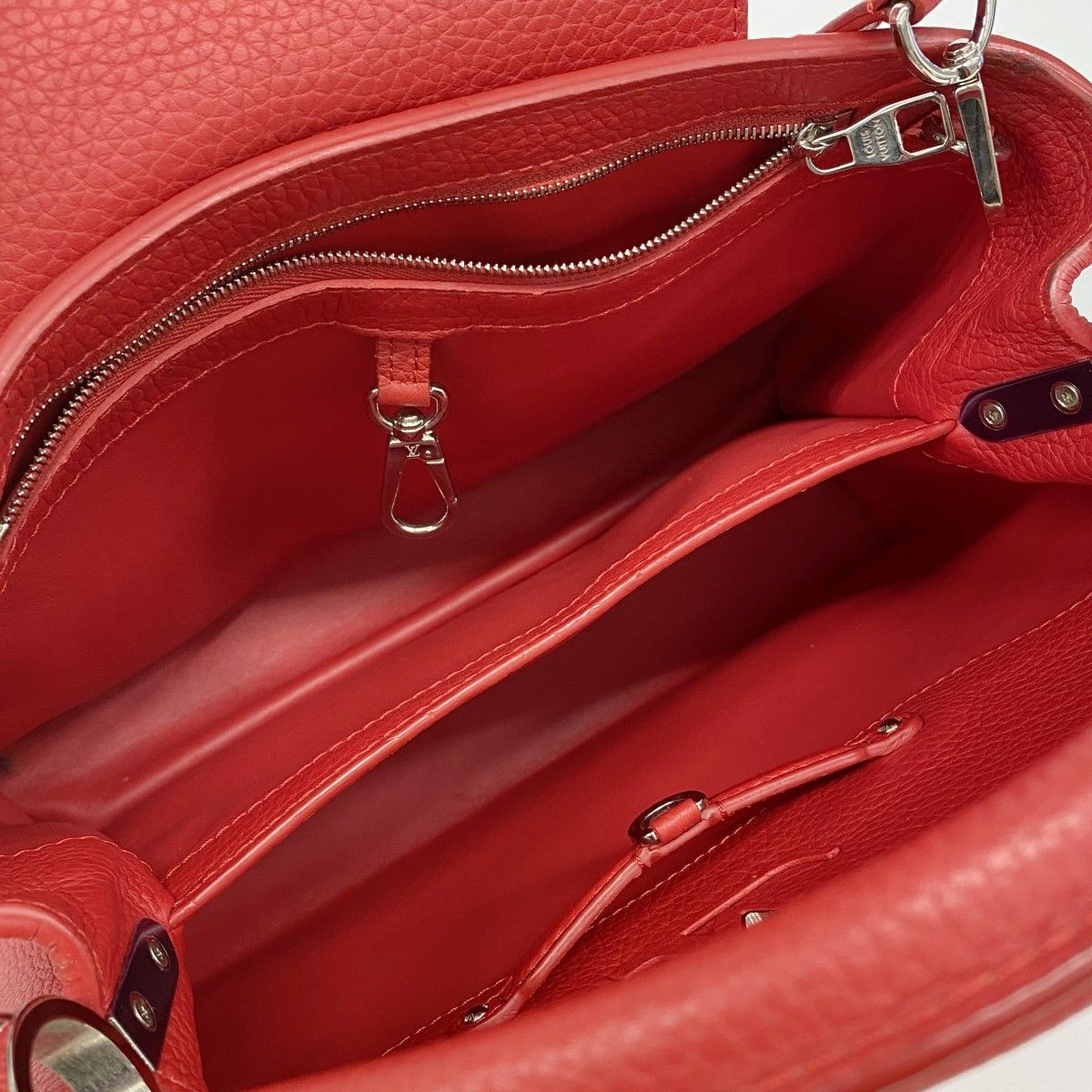 Louis Vuitton Handbag Taurillon Capucines PM Ruby 2-Way — view 4