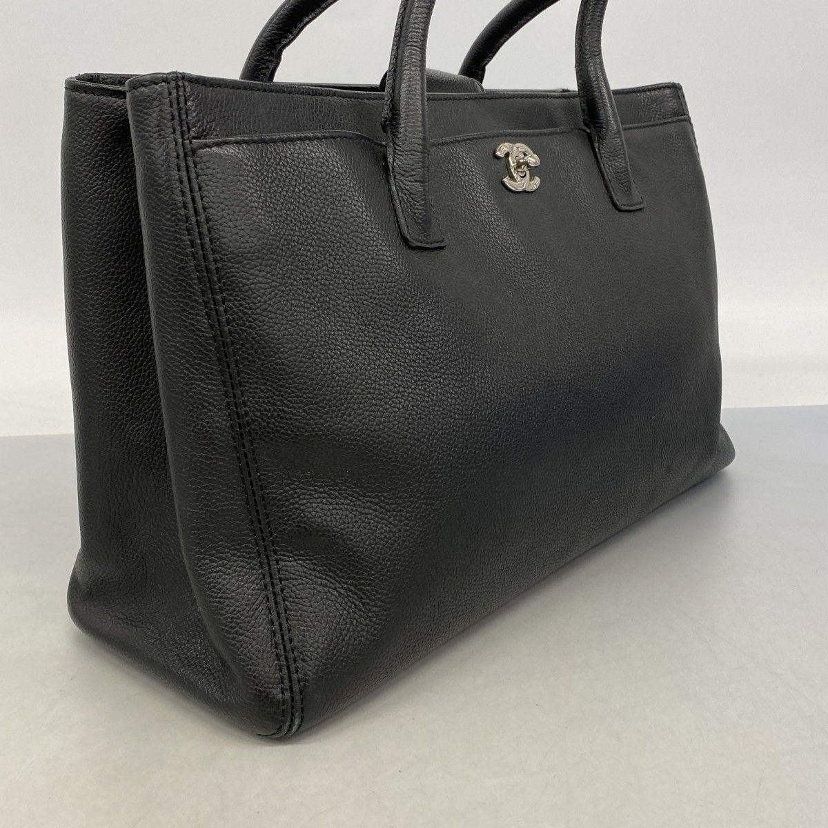 Chanel Tote Executive Leather Black Silver — view 2