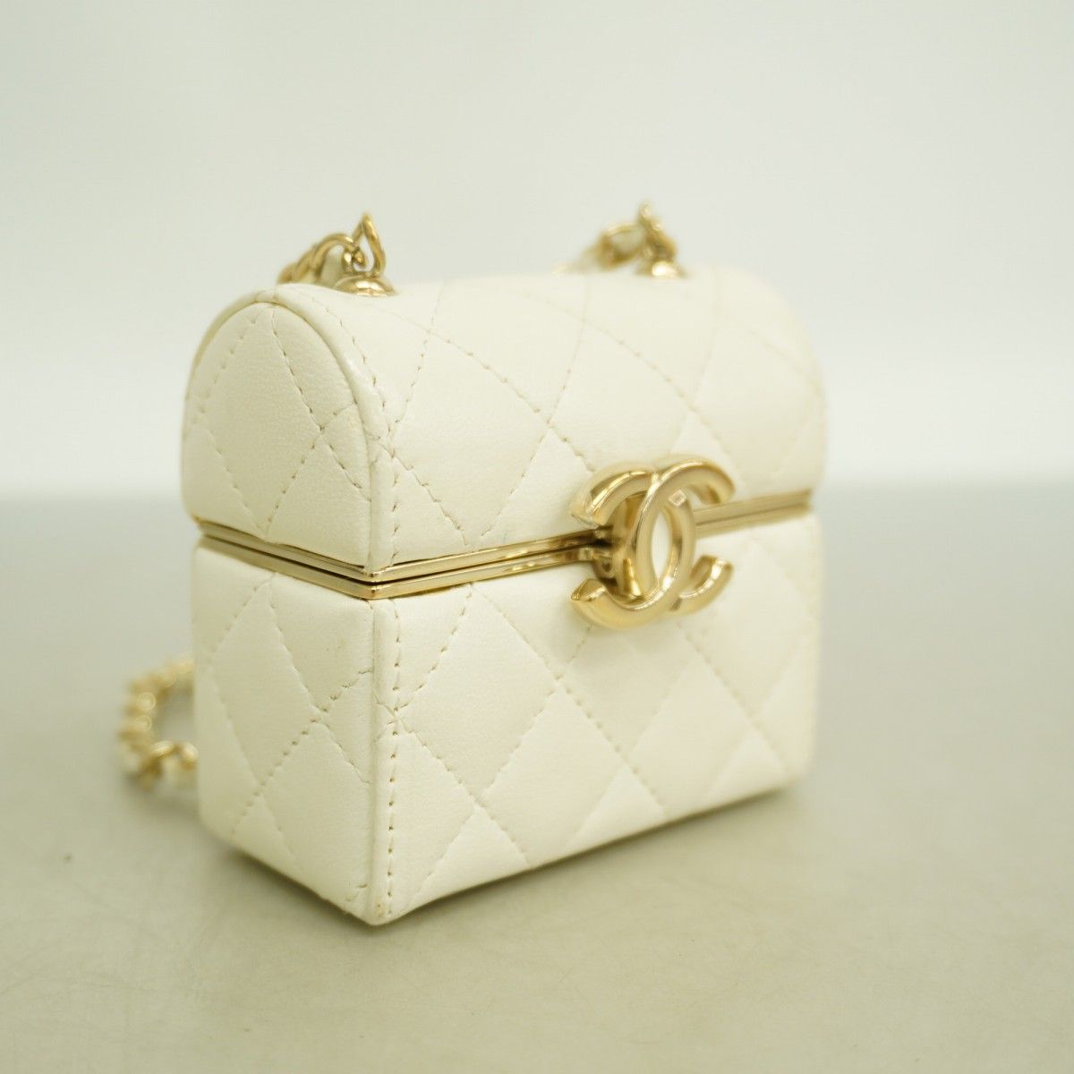 Chanel Airpods Case Quilted Lambskin White Champagne Gold Shoulder — view 2