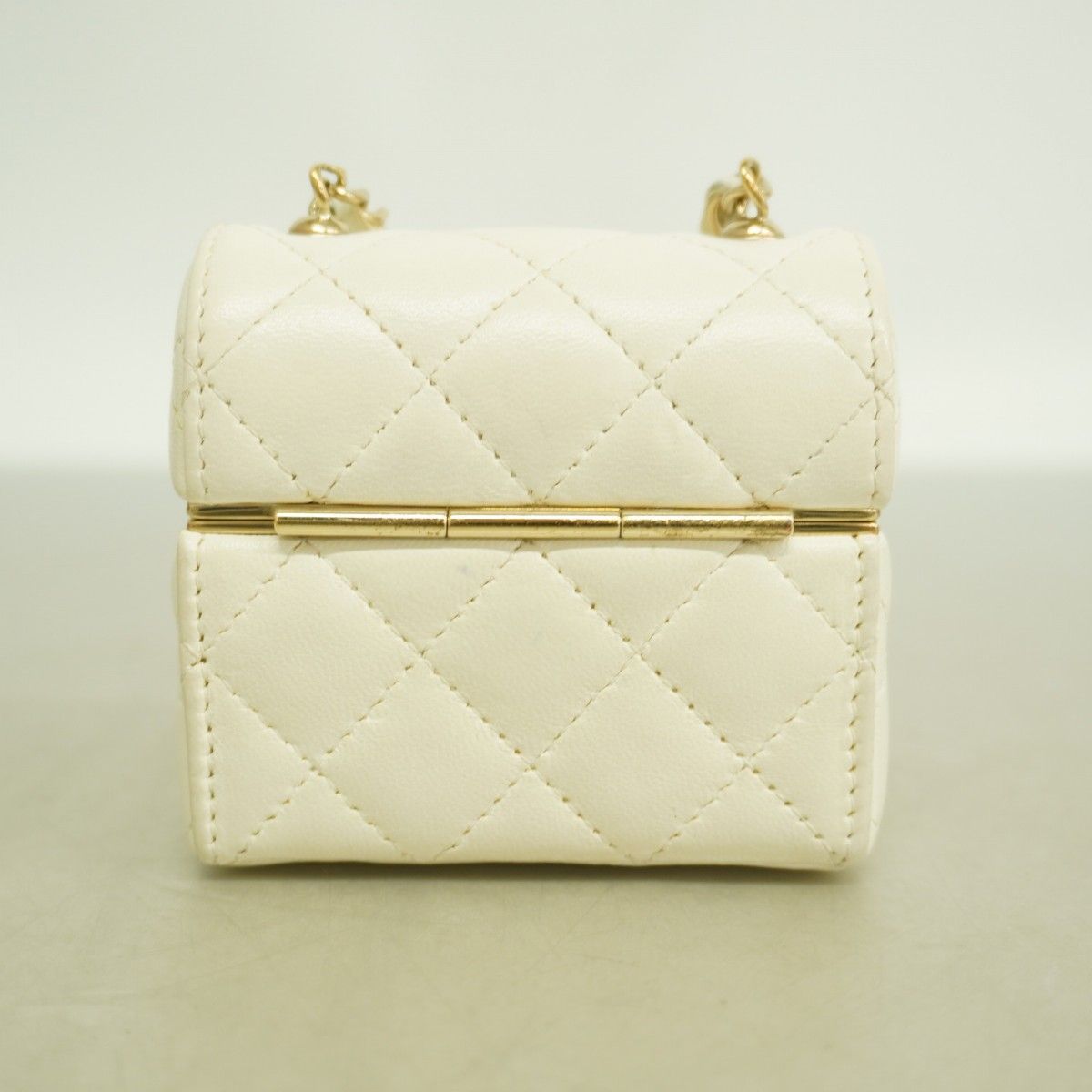 Chanel Airpods Case Quilted Lambskin White Champagne Gold Shoulder — view 9