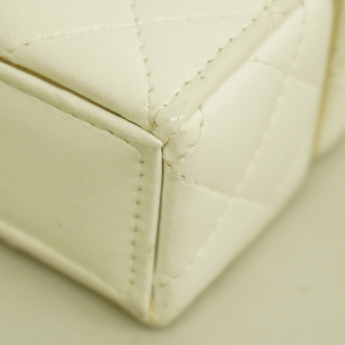 Chanel Airpods Case Quilted Lambskin White Champagne Gold Shoulder — view 7