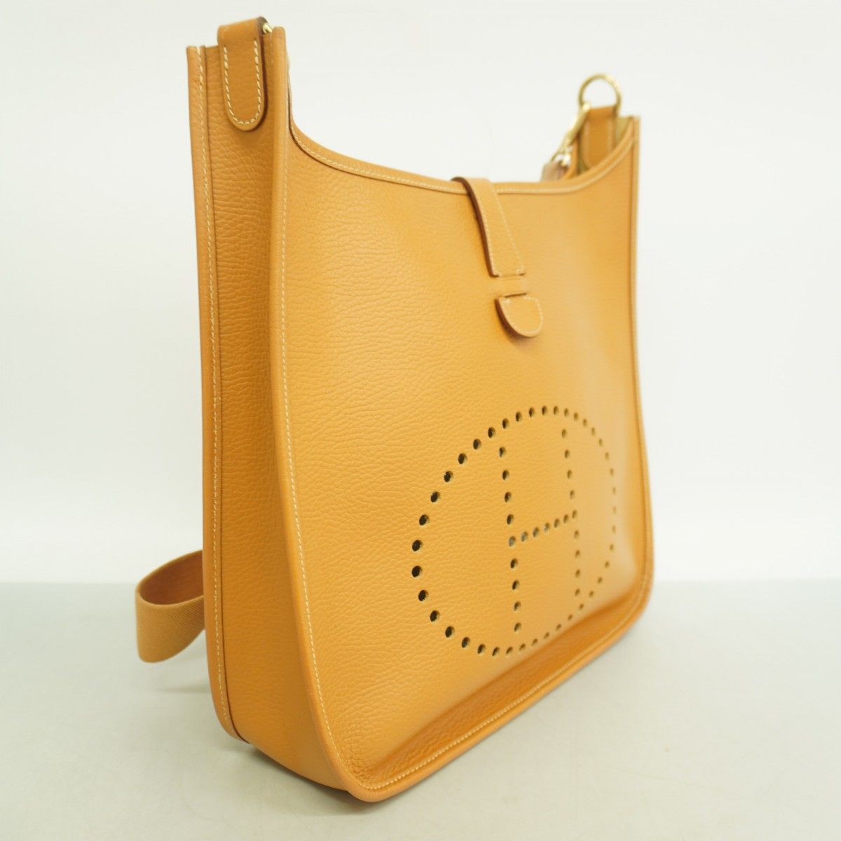 Hermes Shoulder Bag Evelyne Ardennes Natural Gold — view 2