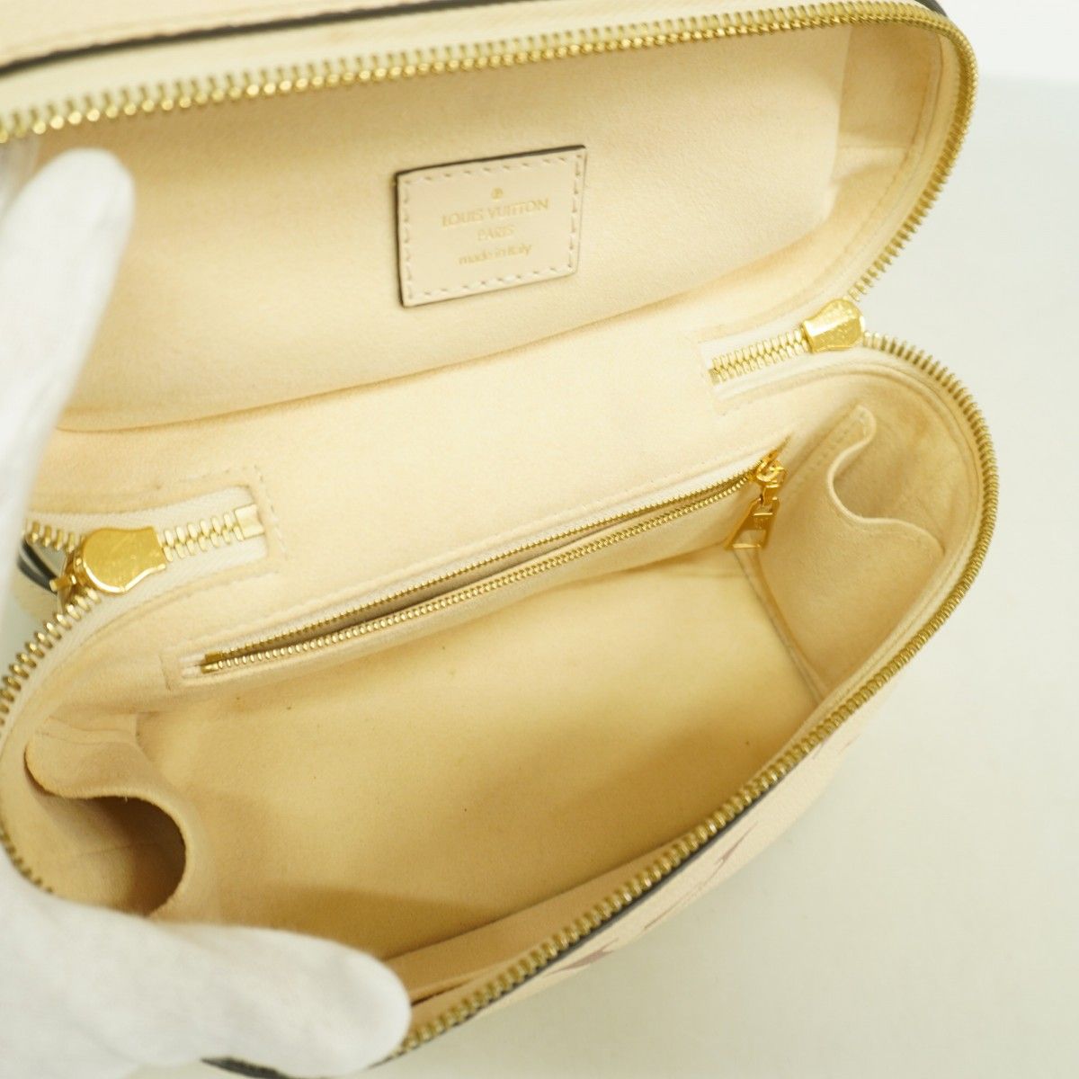 Louis Vuitton Vanity Bag Monogram Empreinte Bicolor PM Cream Bois Droz 2-Way — view 4
