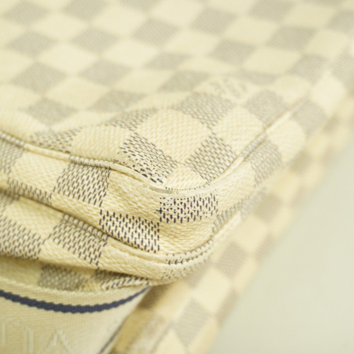 Louis Vuitton Shoulder Bag Damier Azur Naviglio White — view 7