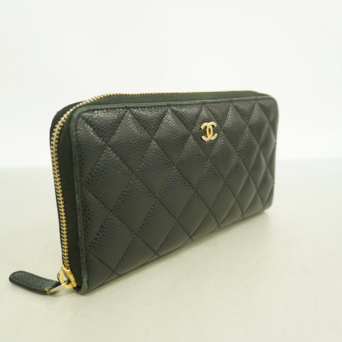 Chanel Wallet Quilted Caviar Leather Black Gold — view 2