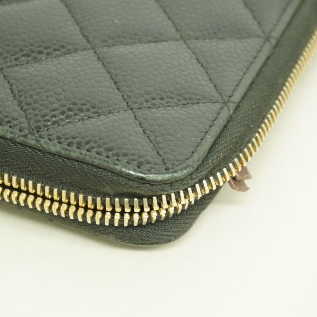 Chanel Wallet Quilted Caviar Leather Black Gold — view 7