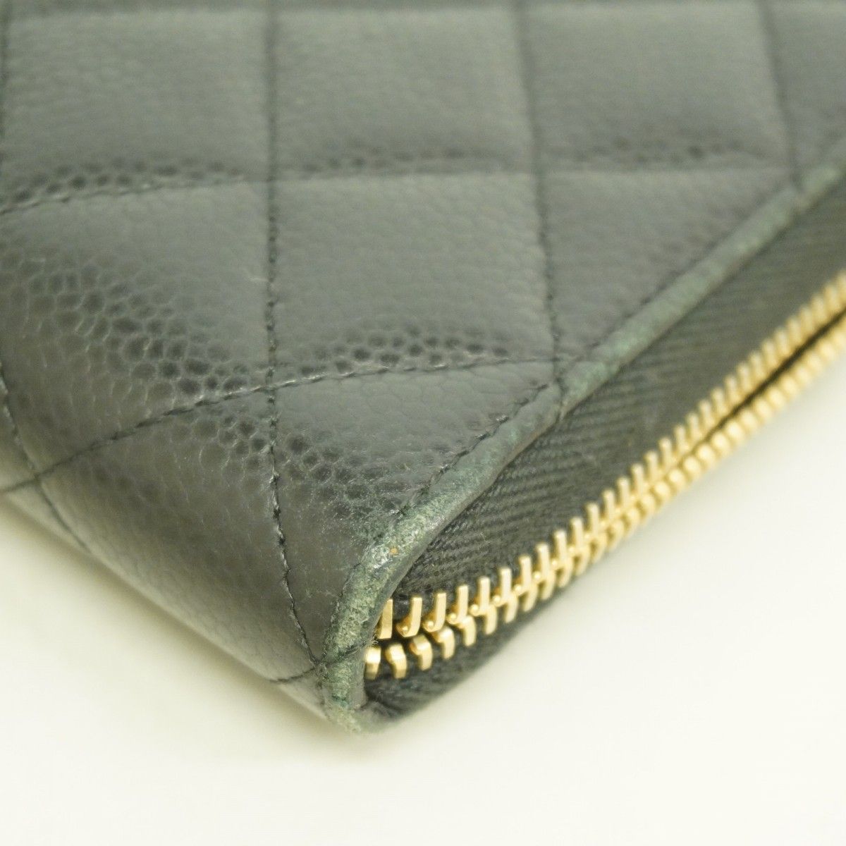 Chanel Wallet Quilted Caviar Leather Black Gold — view 6