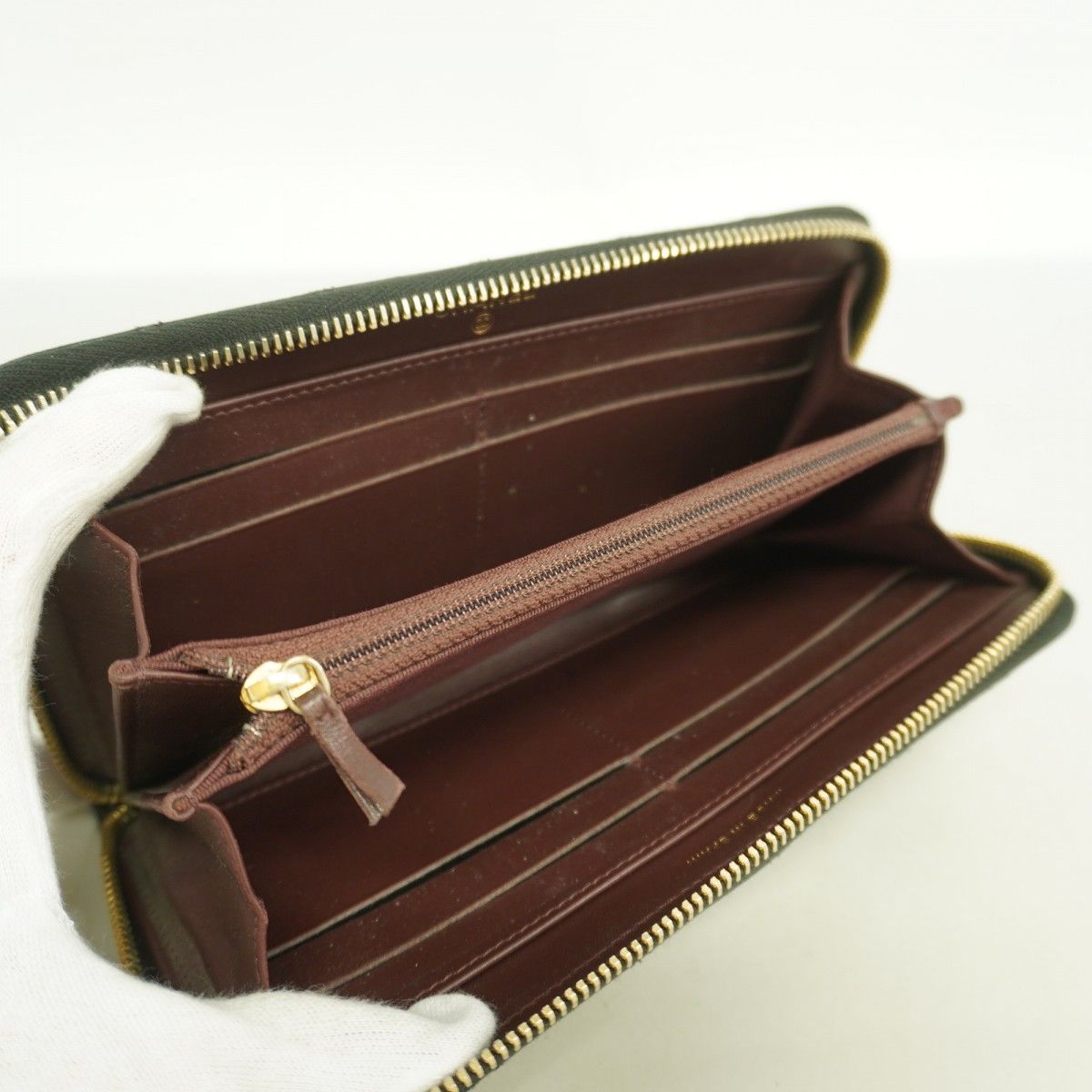 Chanel Wallet Quilted Caviar Leather Black Gold — view 3