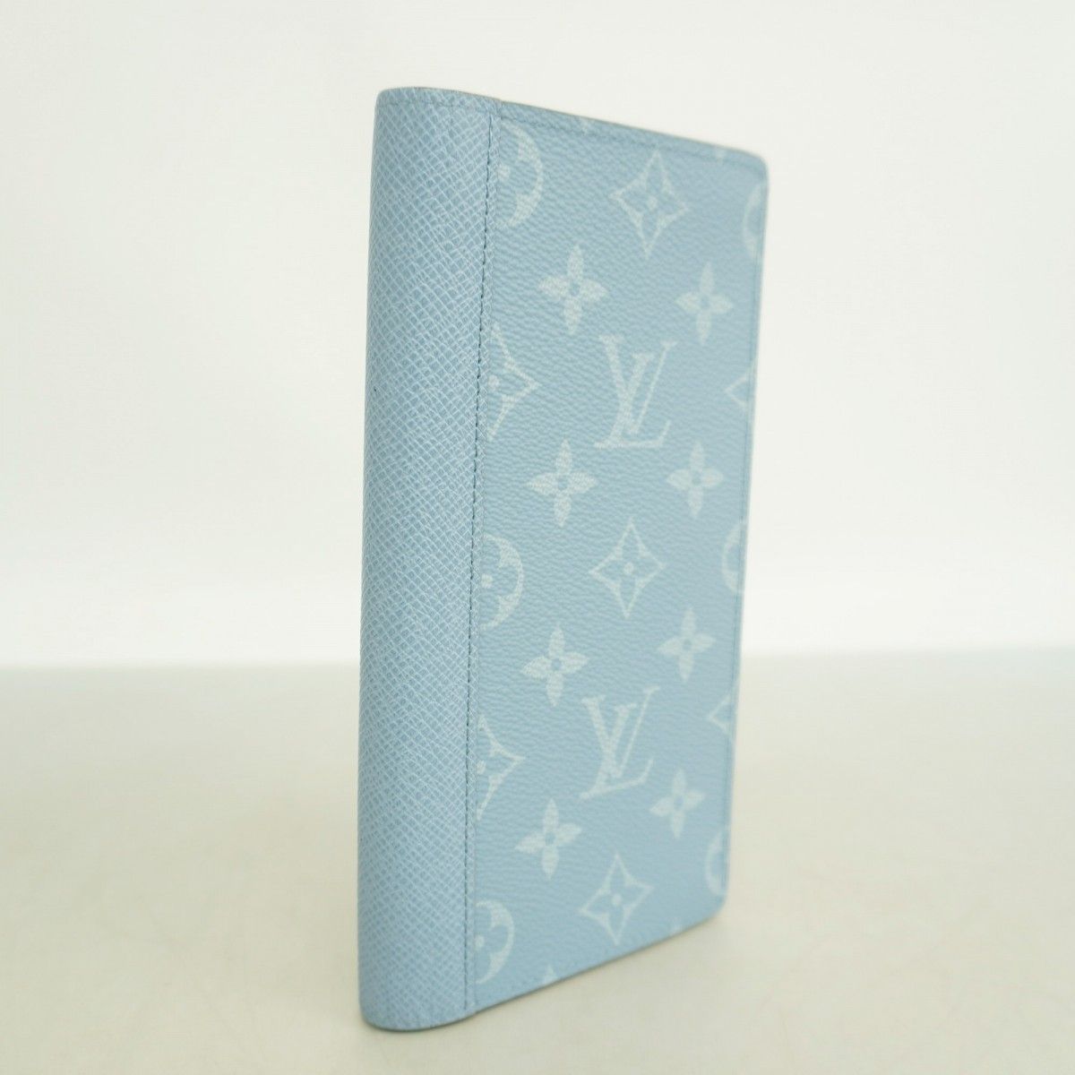 Louis Vuitton Wallet Taigarama Portefeuille Brazza Blue Ciel — view 2