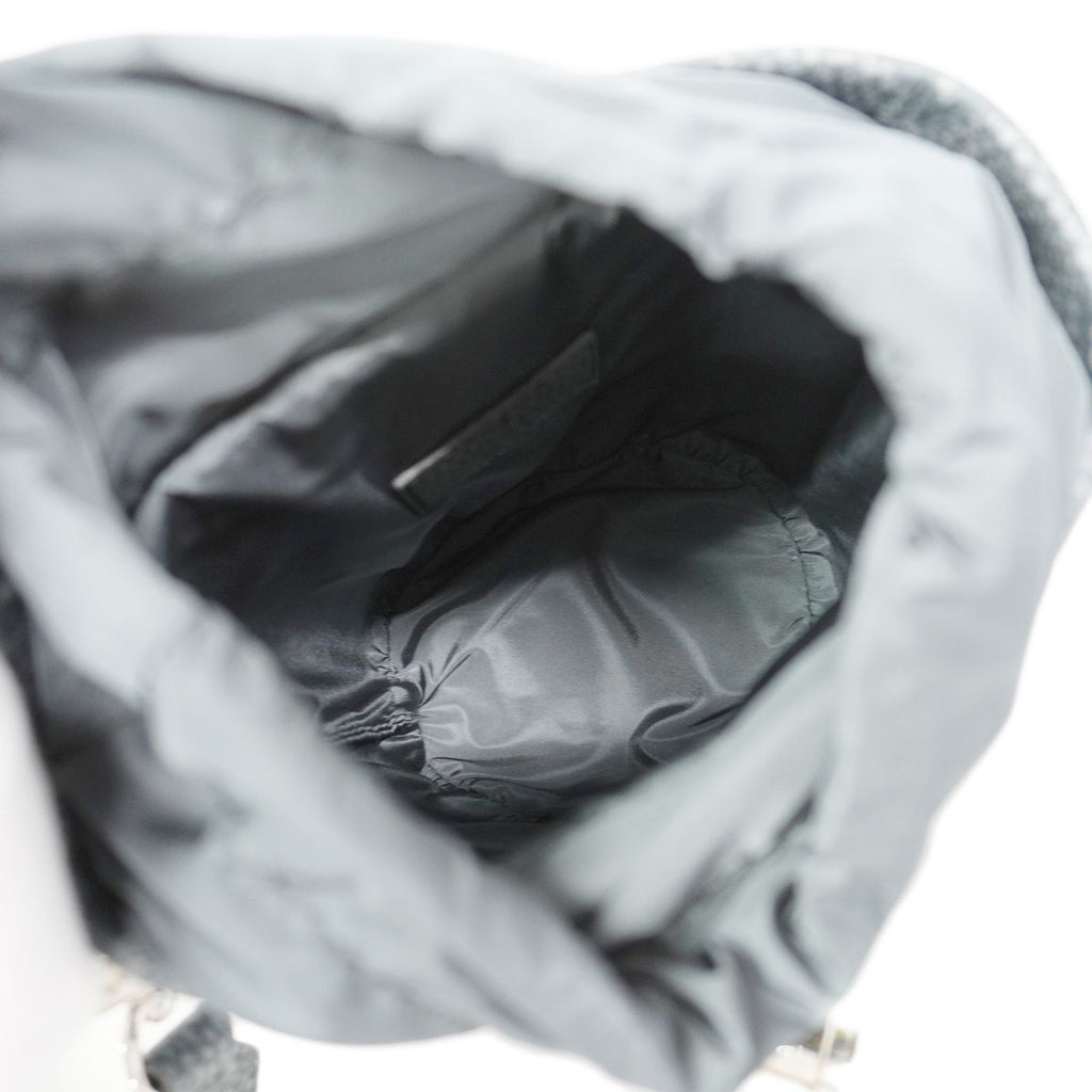 Louis Vuitton Shoulder Bag Taurillon Climbing Chalk Pouch Granite Gray — view 4
