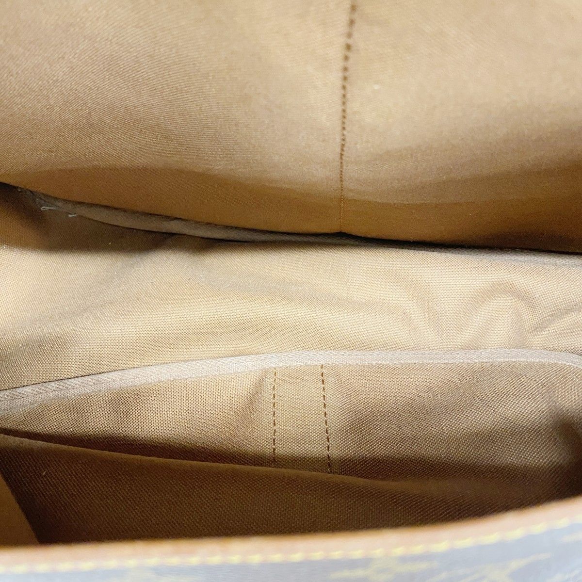 Louis Vuitton Shoulder Bag Monogram Saumur 35 Brown — view 4