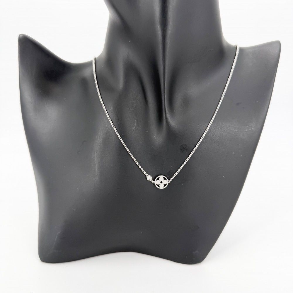 Louis Vuitton Necklace Monogram Idylle Star 18k WG 750 White Gold Diamond — view 3