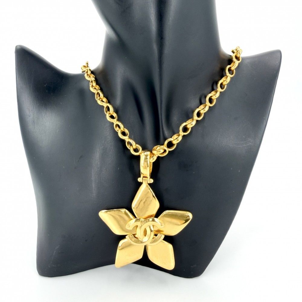 Chanel Necklace CC Logo Long Pendant Flower Motif Gold Plated — view 3