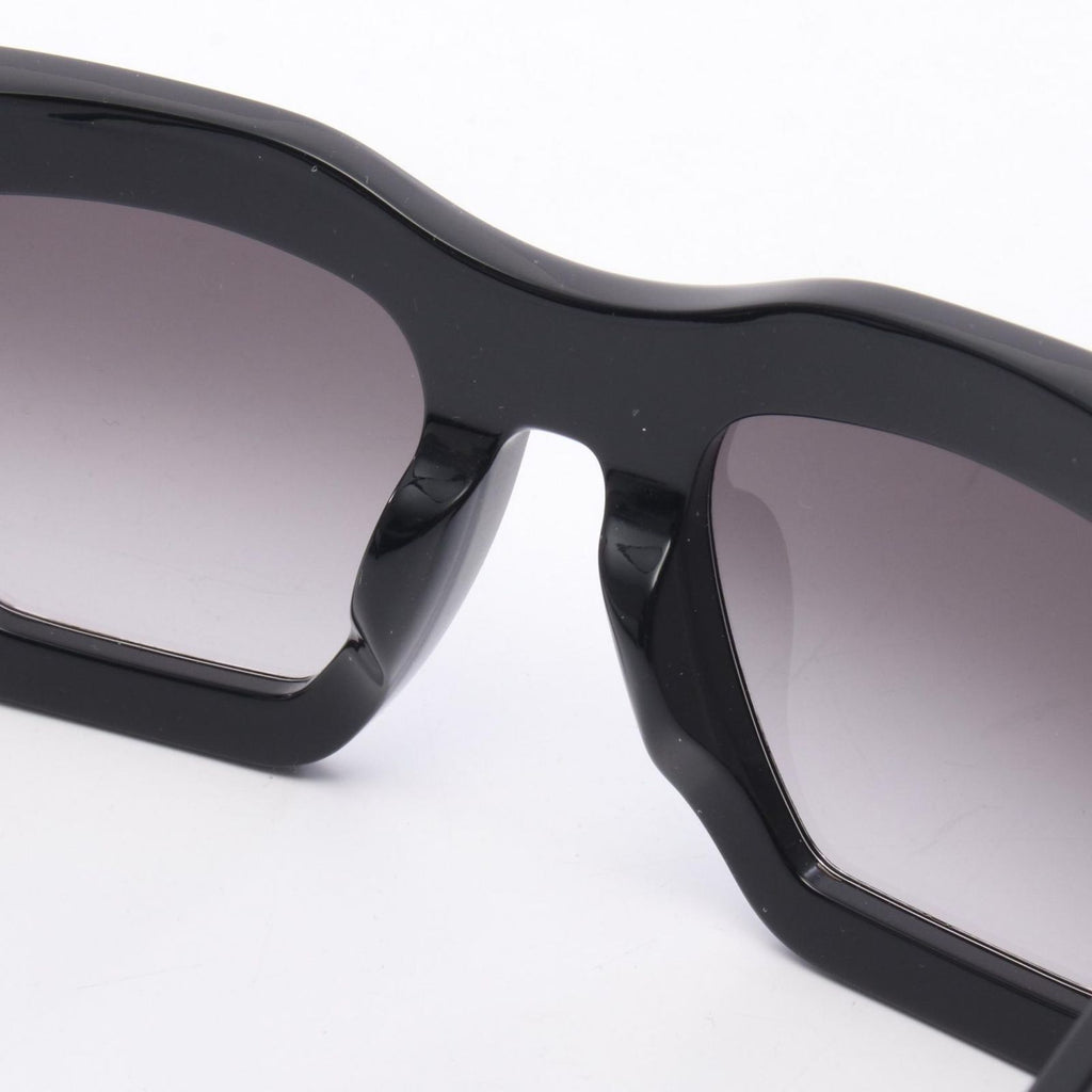 Louis Vuitton Sunglasses Grande Bellezza Eyewear — view 6